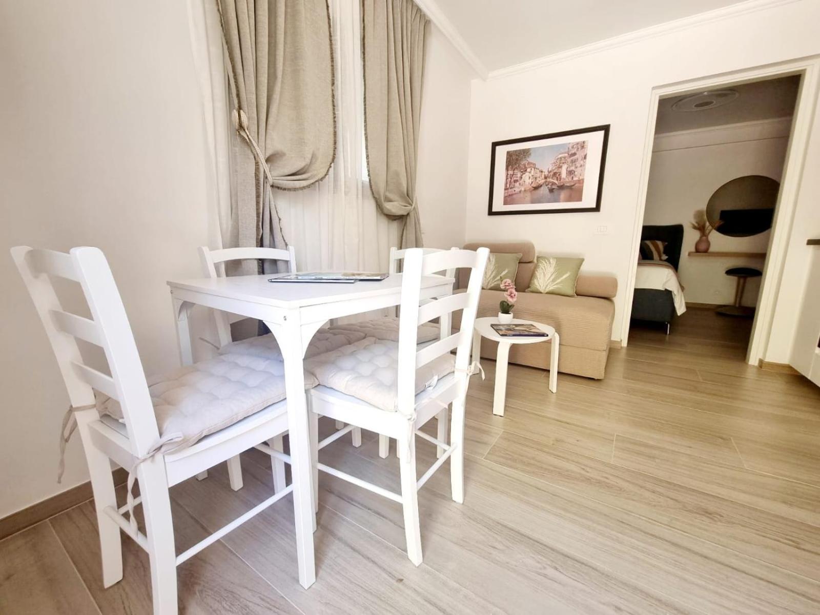 Riviera Apartment